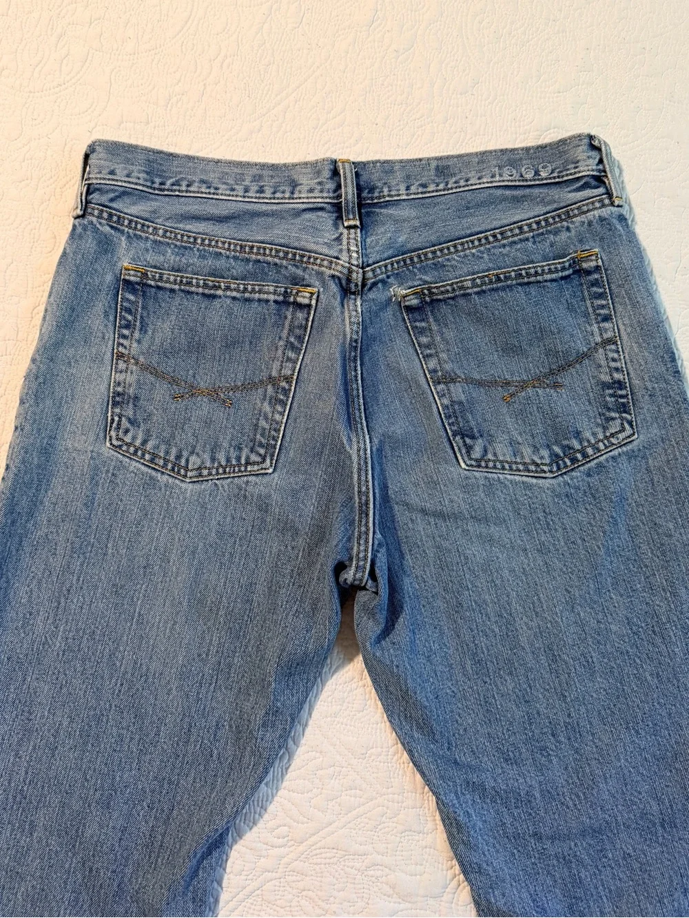 Gap 1969 Easy Fit Jeans | Size 34x30 | Light Wash Denim